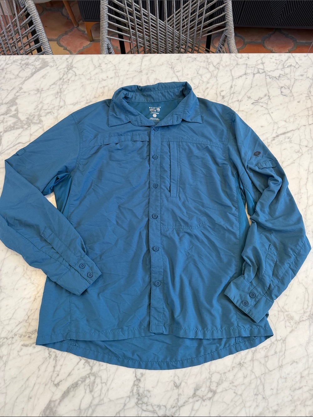 Men's Mountain Hardware Sz M Blue Lightweight Button-Up Shirt Roll Sleeves